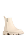 Adela Boot