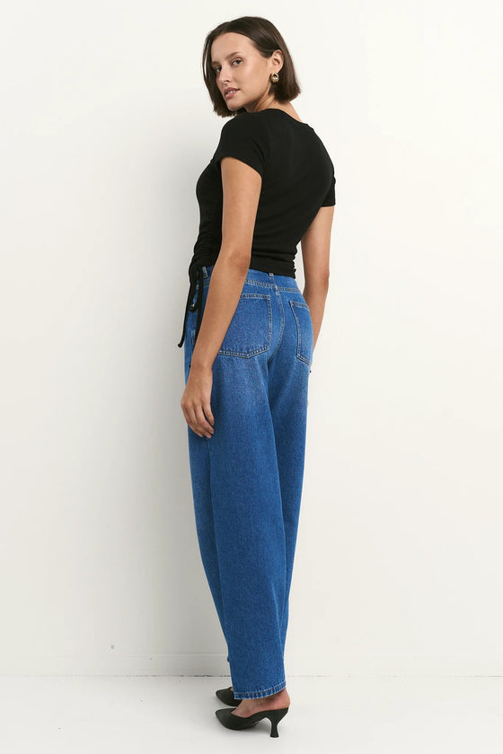 Berlin Signature Blue Mid Barrel Leg Jean